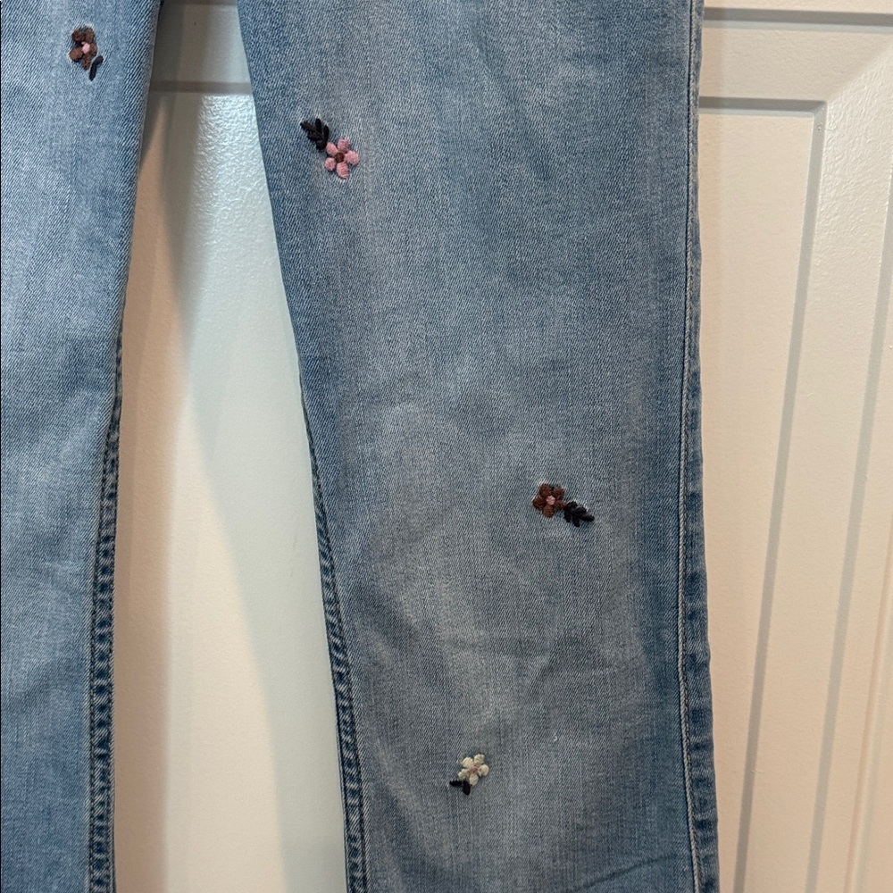 Abercrombie Kids Light Blue Embroidered Jeans - Picture 5 of 8